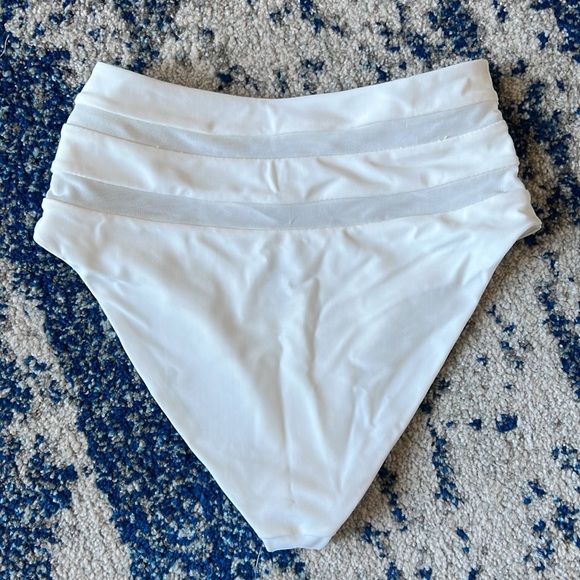 Cashel High Waist Bottom in White
Lovers and Friends XS - Picture 7 of 8
